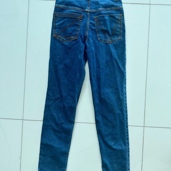 Never worn too small! They run a little small - Picture 6 of 6